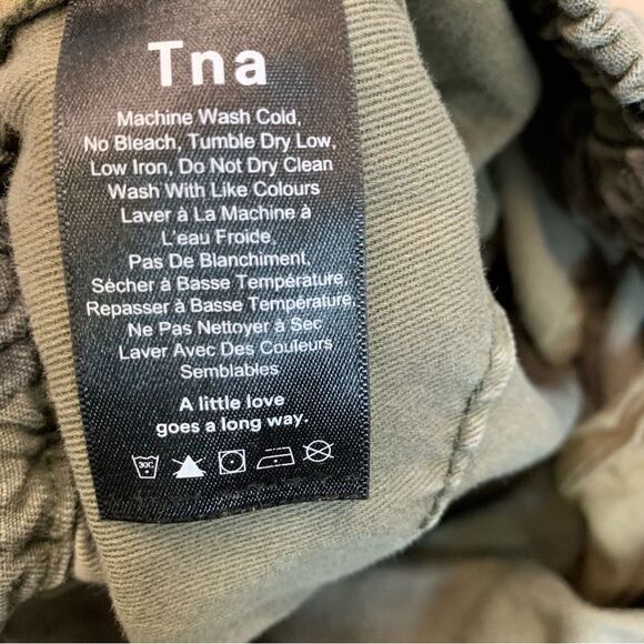 Aritzia TNA Twin Falls camo cargo jogger pants size XS - Picture 5 of 10